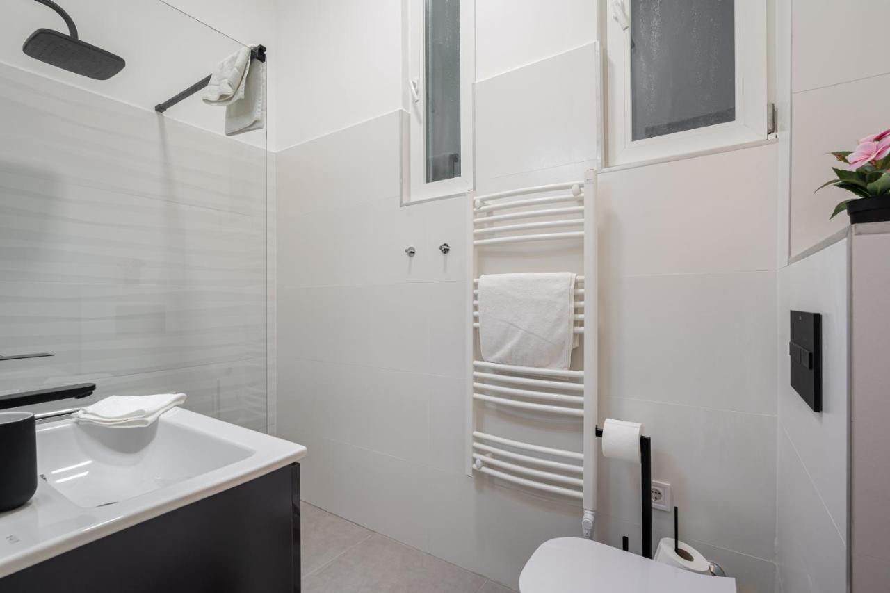 Stellar Dwell Apartment Budapest Bagian luar foto